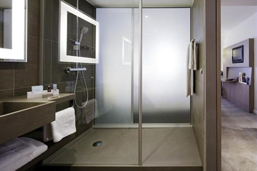 Habitación Executive Queen del hotel Novotel London Waterloo. Foto 2