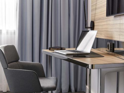 Habitación Executive Queen del hotel Novotel London Waterloo. Foto 11