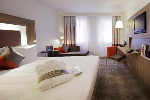 Habitación Executive Queen del hotel Novotel London Waterloo. Foto 14