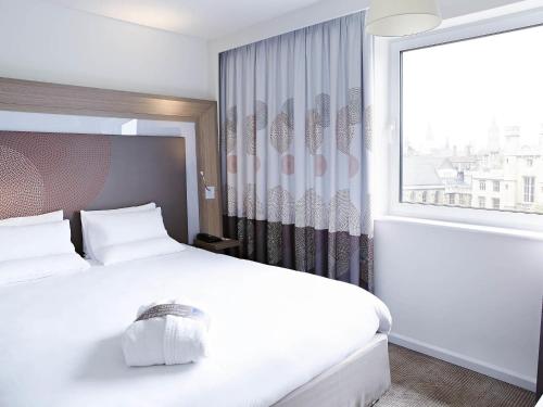 Suite Executive con cama King del hotel Novotel London Waterloo. Foto 3