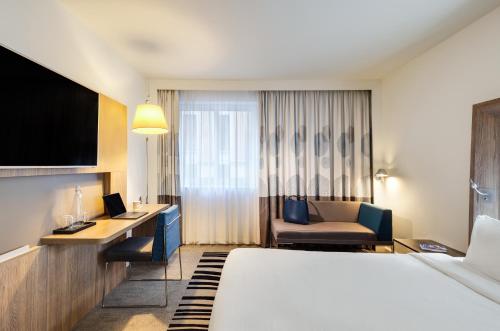 Habitación Estándar - 1 cama grande del hotel Novotel London Tower Bridge. Foto 4