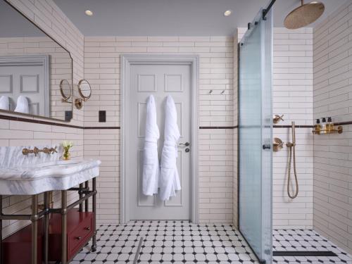 Suite Junior del hotel Lancaster Grange. Foto 1