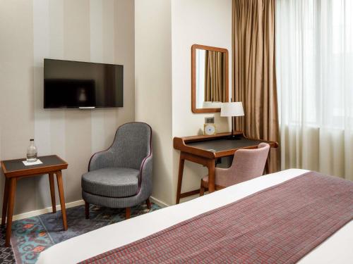 Habitación Superior - 1 cama extragrande del hotel Mercure London Bridge. Foto 4