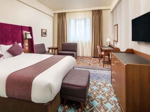 Habitación Familiar Privilege con sofá convertible doble del hotel Mercure London Bridge