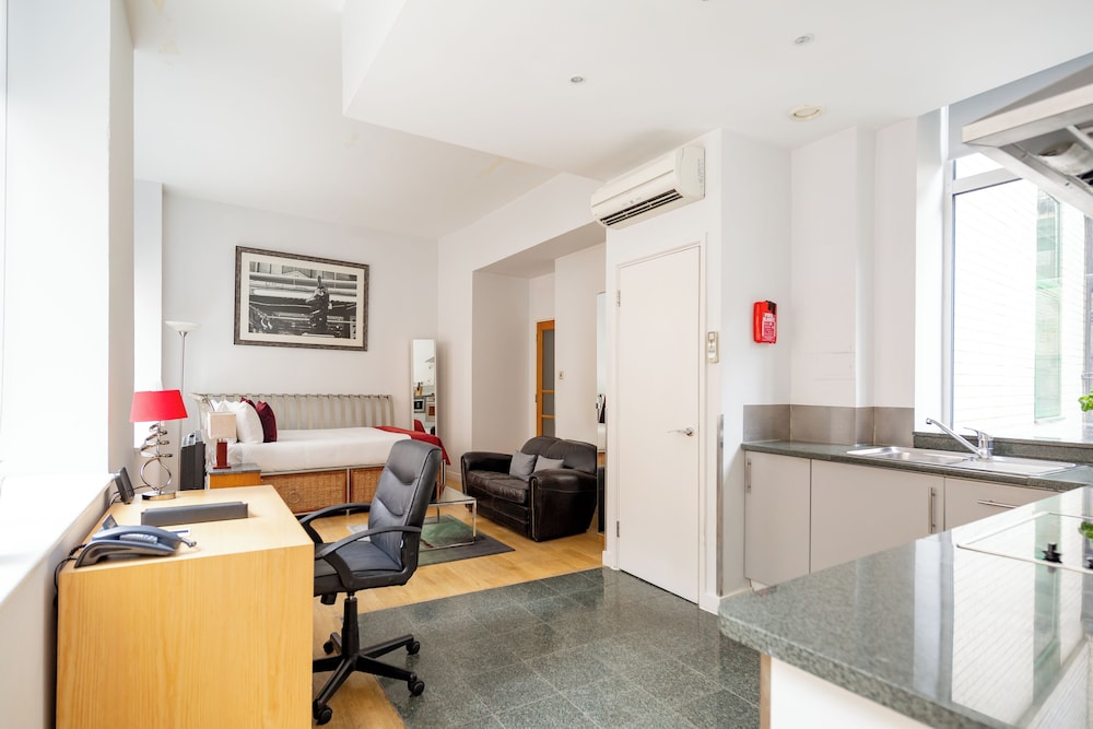 Estudio ejecutivo, baño privado del hotel 196 Bishopsgate. Foto 6