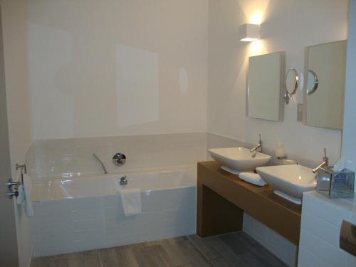 Habitación Doble de lujo del hotel Coulsdon Manor and Golf Club. Foto 1