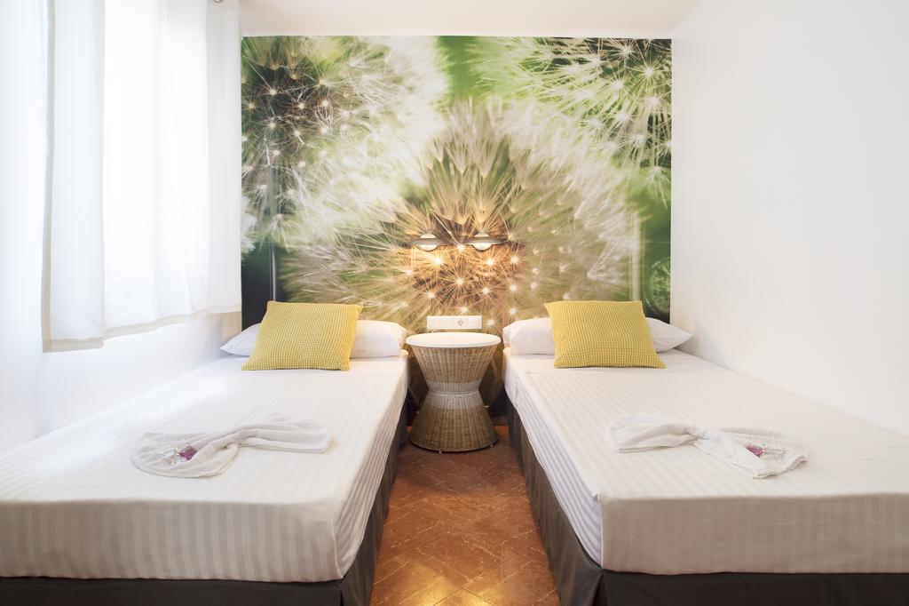 Habitación doble 2 camas del hotel Camp Nou Home. Foto 3