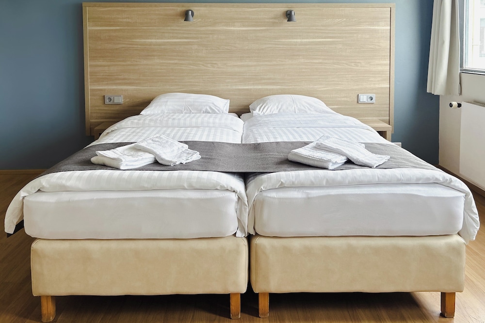 Habitación estándar con 1 cama doble o 2 individuales, baño privado del hotel Jökull. Foto 2