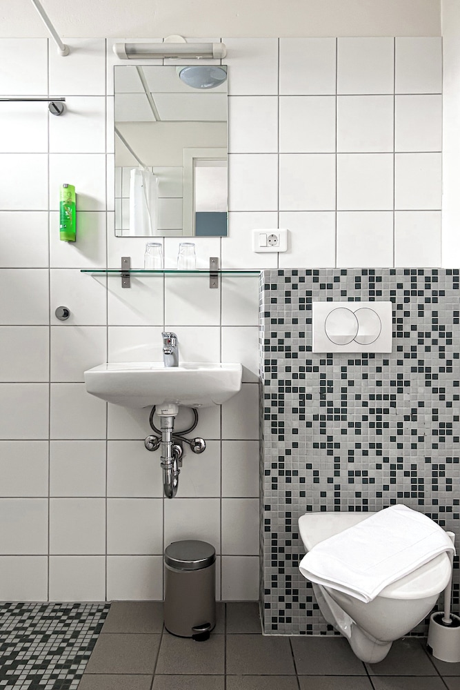 Habitación estándar con 1 cama doble o 2 individuales, baño privado del hotel Jökull. Foto 8