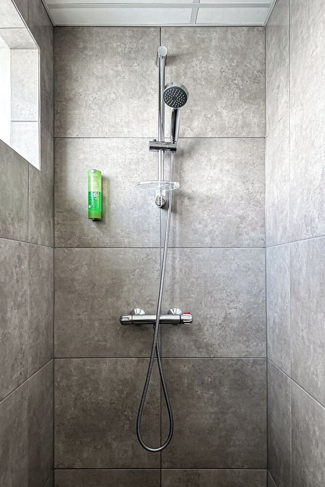 Habitación triple, baño privado del hotel Jökull. Foto 12