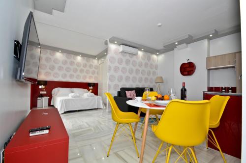 Estudio con balcón del hotel The Zentral Arenal Suites. Foto 4