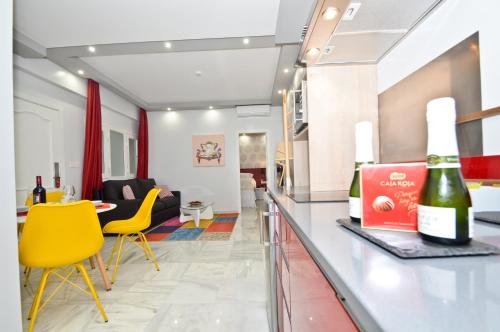 Apartamento de 1 dormitorio con sofá cama del hotel The Zentral Arenal Suites. Foto 3