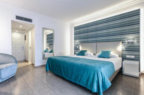 Habitación Doble con balcón del hotel Aldiana Club Fuerteventura. Foto 2