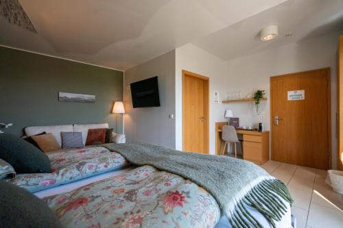 Suite Junior con terraza del hotel Laki. Foto 10