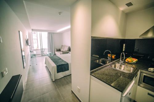 Estudio con balcón del hotel Mannix Urban Apartments