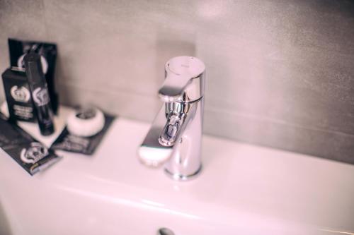 Estudio con balcón del hotel Mannix Urban Apartments. Foto 5