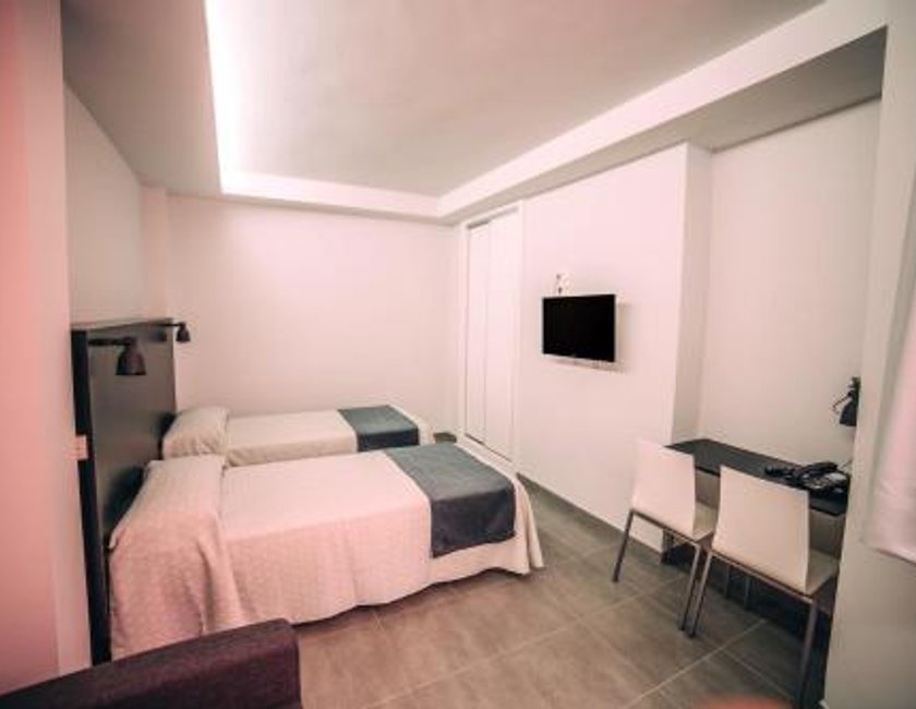 Estudio Interior adaptado para personas de movilidad reducida del hotel Mannix Urban Apartments. Foto 3