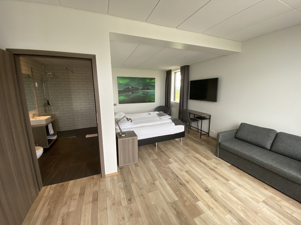 Habitación con 1 cama doble o 2 individuales del hotel Milk Factory. Foto 1