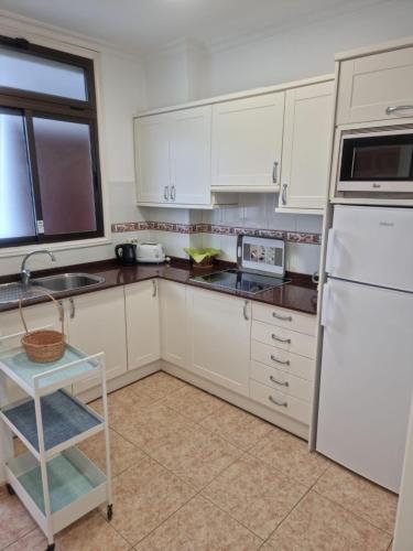 Apartamento Estándar con terraza y vistas al mar del hotel Don Carlos. Foto 10