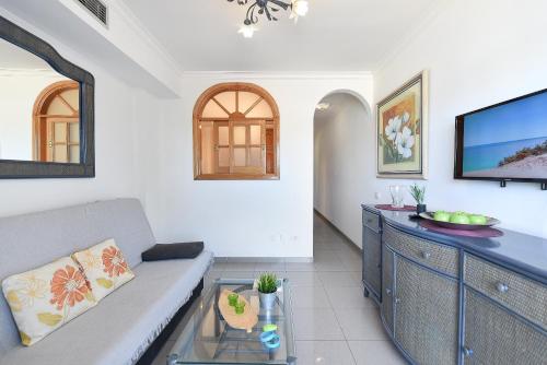 Apartamento Estándar con terraza y vistas al mar del hotel Don Carlos. Foto 16