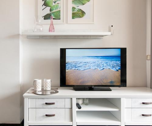 Apartamento Superior con terraza y vistas al mar del hotel Don Carlos. Foto 7