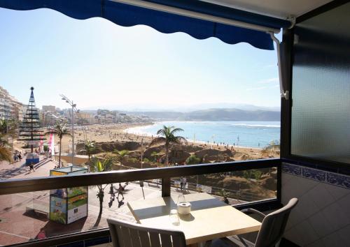 Apartamento Superior con terraza y vistas al mar del hotel Don Carlos. Foto 12