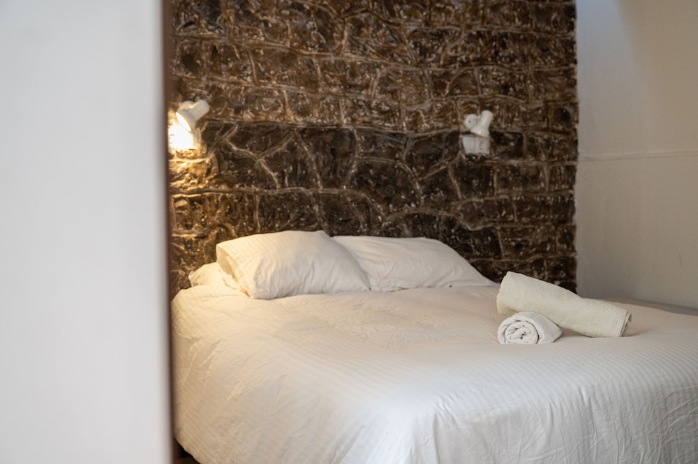 Double Room, 1 Double Bed, Shared Bathroom del hotel Drago. Foto 2
