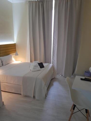 Habitación doble con balcón del hotel Le Petit Palü-fuencarral. Foto 7