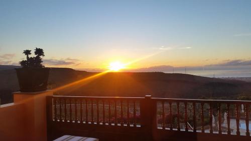 Habitación Doble Deluxe con balcón y vistas al mar del hotel Casa Leon. Foto 3