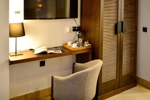 Habitación doble interior del hotel Legado Alcázar. Foto 1