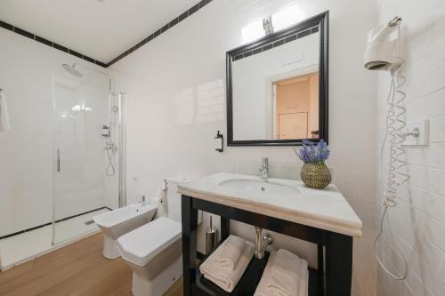 Habitación Doble Estándar - 2 camas del hotel Cicerone De Sevilla. Foto 10