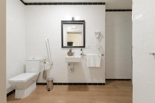 Habitación Doble Estándar - 2 camas del hotel Cicerone De Sevilla. Foto 15