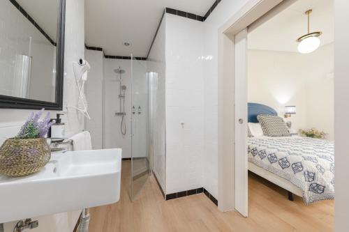 Habitación Doble Estándar - 2 camas del hotel Cicerone De Sevilla. Foto 16