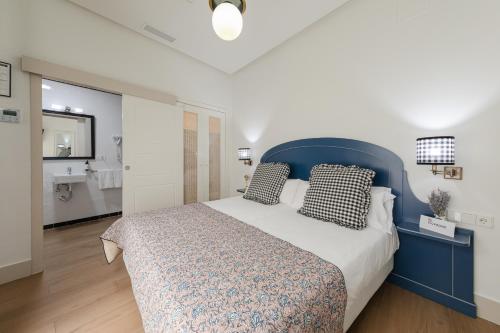 Habitación Doble Estándar - 2 camas del hotel Cicerone De Sevilla. Foto 21