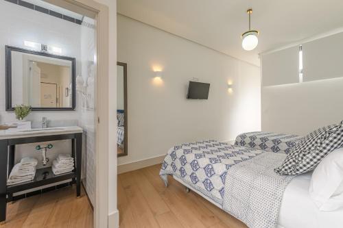 Habitación Familiar del hotel Cicerone De Sevilla. Foto 5