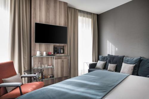 Habitación Premium Panorámica con vistas a Gran Vía del hotel Nh Collection Madrid Gran Vía. Foto 4