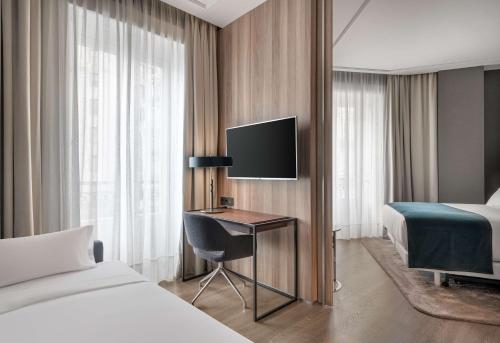Junior suite Lujo 1 Cama queen Vista ciudad Agradable del hotel Nh Collection Madrid Gran Vía. Foto 2
