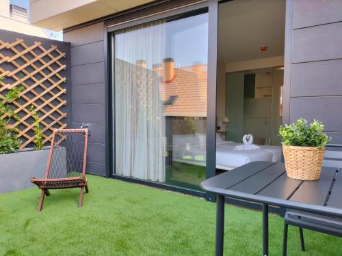 Habitación Doble Deluxe con terraza del hotel Far Home Bernabeu