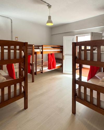 Cama en habitación compartida mixta de 6 camas del hotel Tenerife Experience. Foto 3