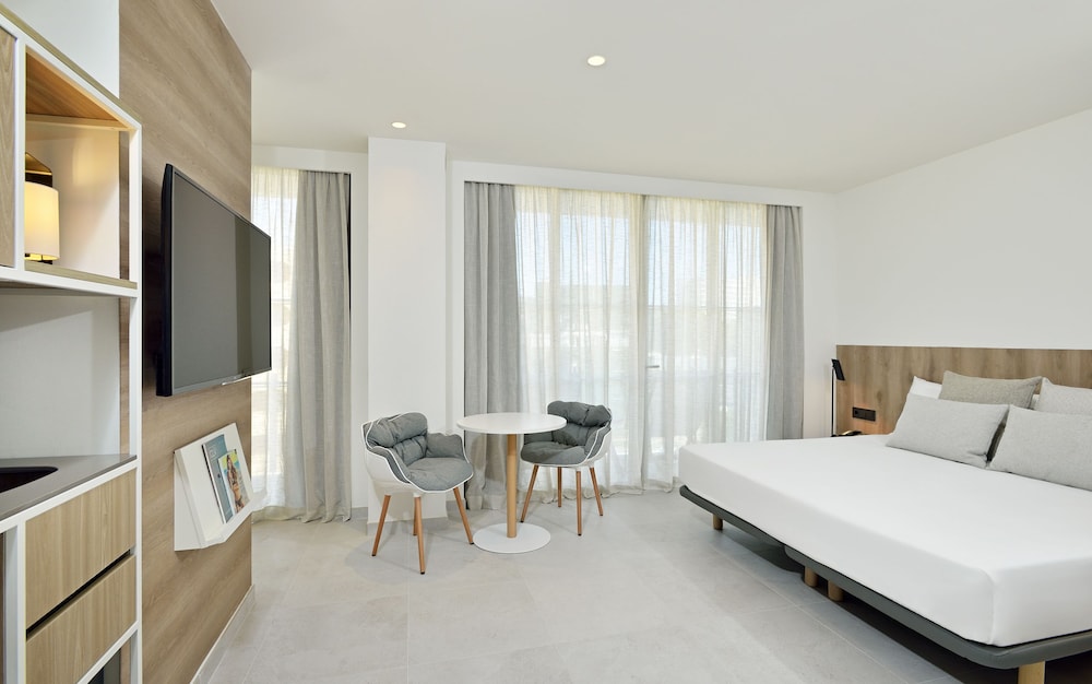 The Loft Sea View del hotel Innside By Meliá Calviá Beach. Foto 2