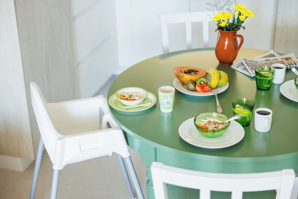 Apartamento Confort, cocina básica del hotel Hapimag San Agustín. Foto 1