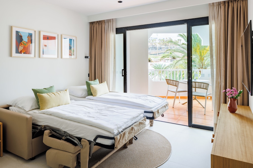 Apartamento Confort, cocina básica del hotel Hapimag San Agustín. Foto 6