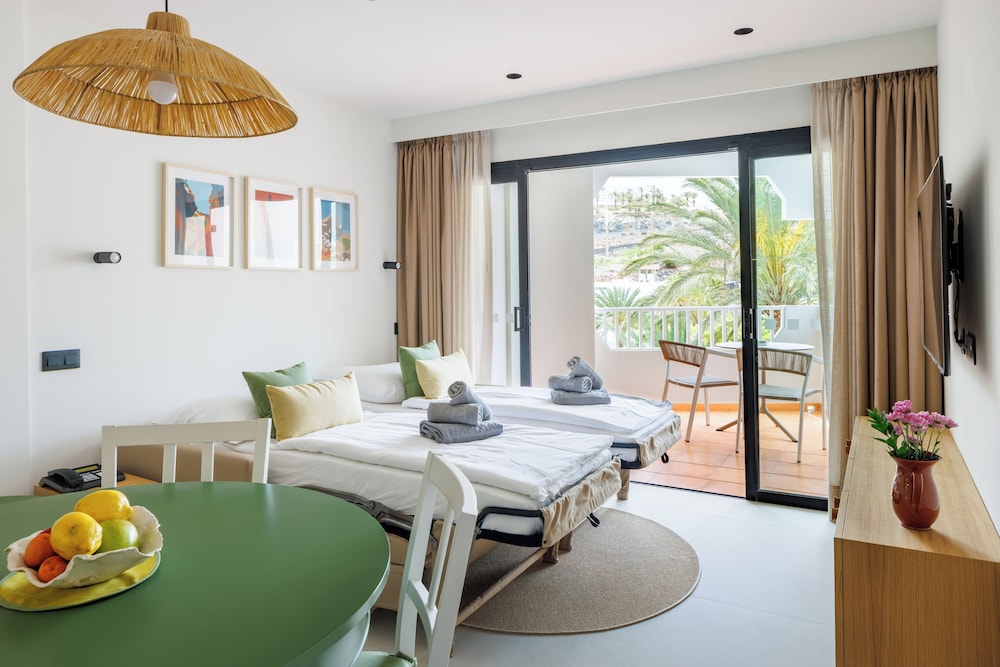 Apartamento Confort, cocina básica del hotel Hapimag San Agustín. Foto 8