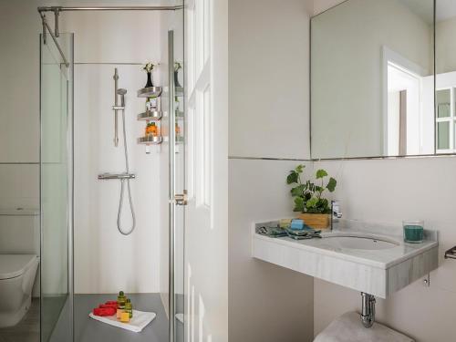 Apartamento Con Cocina 1 Cama king 1 habitación Vista Patio Sofá Cama incluido del hotel Matahacas Pool & Luxury. Foto 5