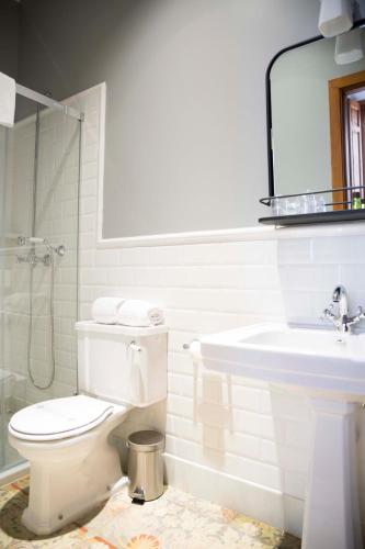 Habitación Doble Económica del hotel Santiago 15 Casa Palacio. Foto 7