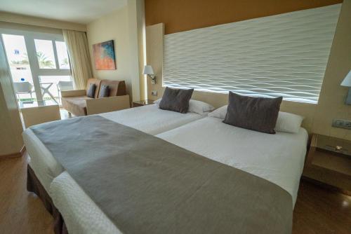 Deluxe Junior Suite del hotel HL Suite Nardos - Only Adults. Foto 2