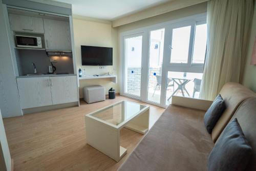 Deluxe Junior Suite del hotel HL Suite Nardos - Only Adults. Foto 4