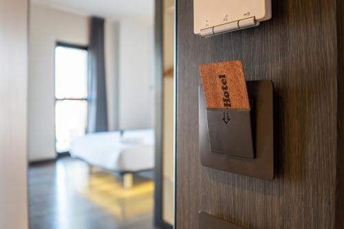 Habitación Doble adaptada para personas con movilidad reducida del hotel Easyhotel Barcelona Fira. Foto 10