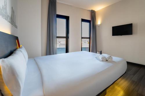 Habitación Doble adaptada para personas con movilidad reducida del hotel Easyhotel Barcelona Fira. Foto 15