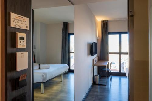Habitación Doble Superior del hotel Easyhotel Barcelona Fira. Foto 11